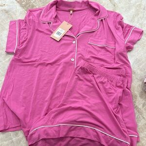 Eberjay pajamas pink short set size large
